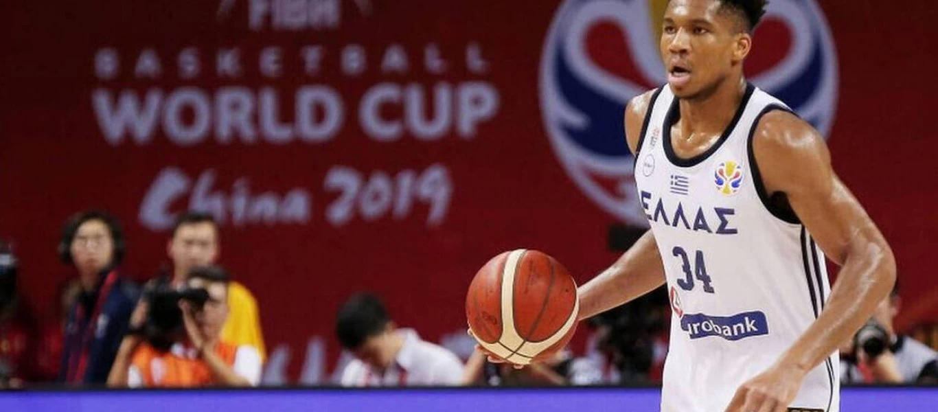 Παγκόσμια επίθεση για το φάουλ στον Αντετοκούνμπο - «Φάουλ έγκλημα από τους διαιτητές» (βίντεο)